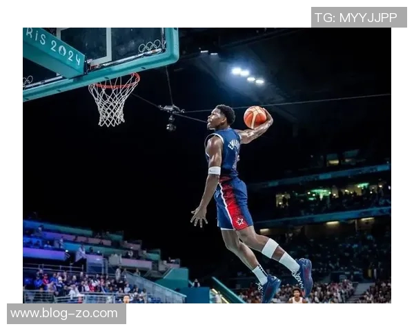 爱德华兹首节狂砍14分半场高效9中7三分命中2记助攻4次表现抢眼